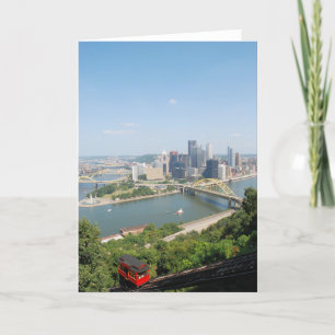 En beskåda av i stadens centrum Pittsburgh från Kort