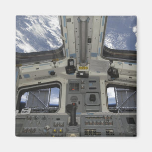 En beskåda från insida flygdäcket magnet