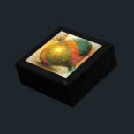 En Big Shiny-julprydnad Smyckeskrin<br><div class="desc">Ett foto av en ljus och glansig helgdag som dekorerar julgran. Detta festliga boll,  utformat som en luftballong,  är färgad en säsong-grönt med sansad blek orange rand och omges av gyllene stjärnor och cirklar.</div>