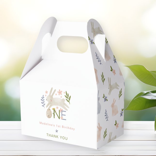 En bit är en flicka 1:a födelsedagsdagen Tack Presentaskar (Skapare uppladdad)