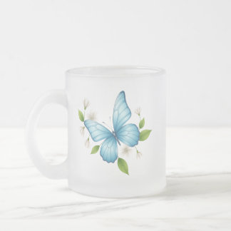En blå fjäril frostat glas mugg