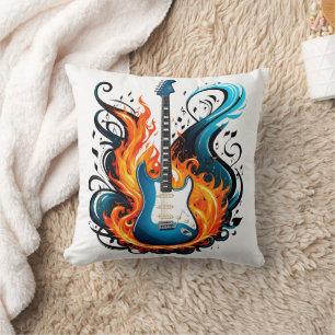 En blåguitar omgiven av virvelflammor kudde