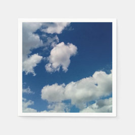 En blandning av moln pappersservett