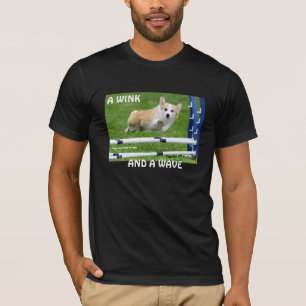 EN BLINKNING OCH EN VINKAAGILITYCORGI T-SHIRT