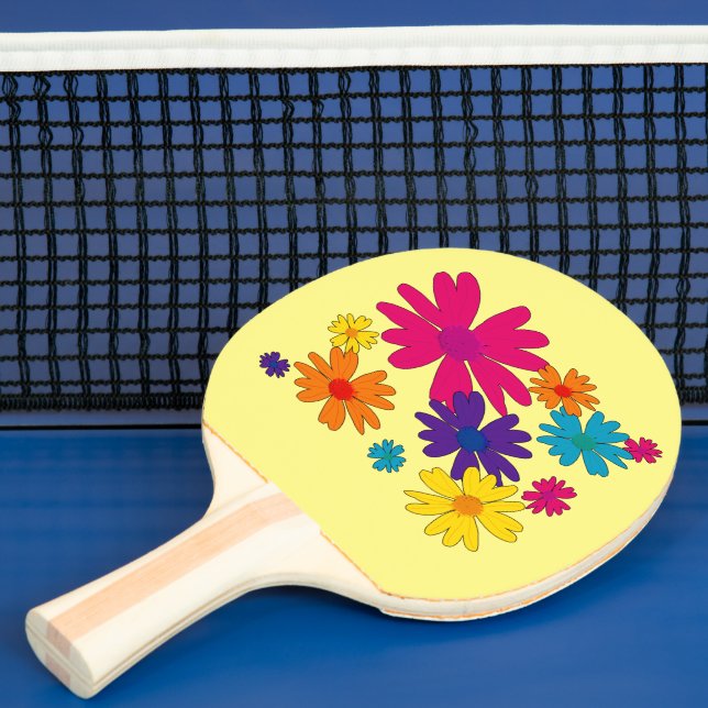 En blommigt av daisy blommor pingisracket (Insitu)