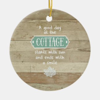 En bra dag på stugan julgransprydnad keramik