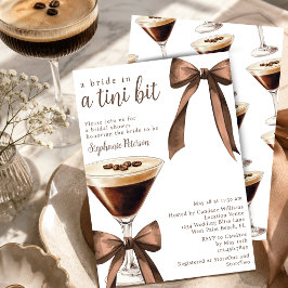 En brud på en liten bit Martini bröllopsdusch Inbjudningar
