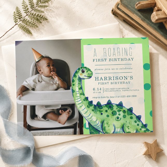 En brüllande födelsedagsinbjudan för dinosaurier inbjudningar (A Roaring First Birthday Dinosaur Photo Invitation)