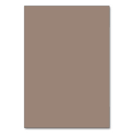 en brun vägg med bordsnummer