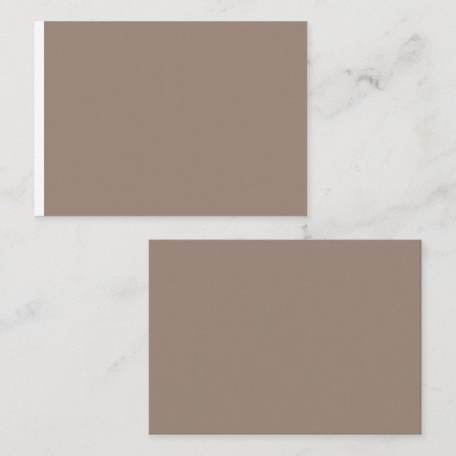 en brun vägg med placeringskort (Fram/baksida)