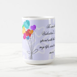 En bukett hjärtformade papperballonger kaffemugg
