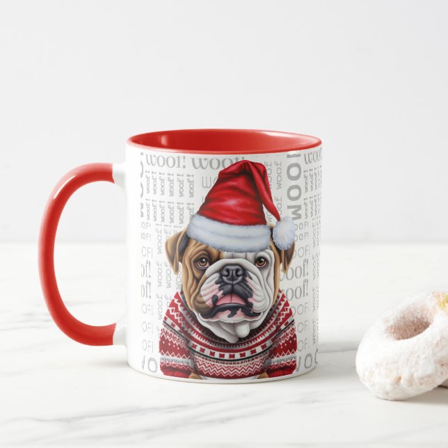 En bulldog Santa i en sötare på Woof Background Mugg (Med munk)