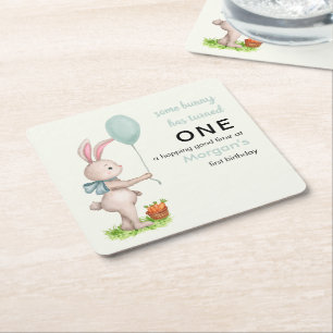 En Bunny är en Cute Rabbit Balloon 1:a födelsedage Underlägg Papper Kvadrat
