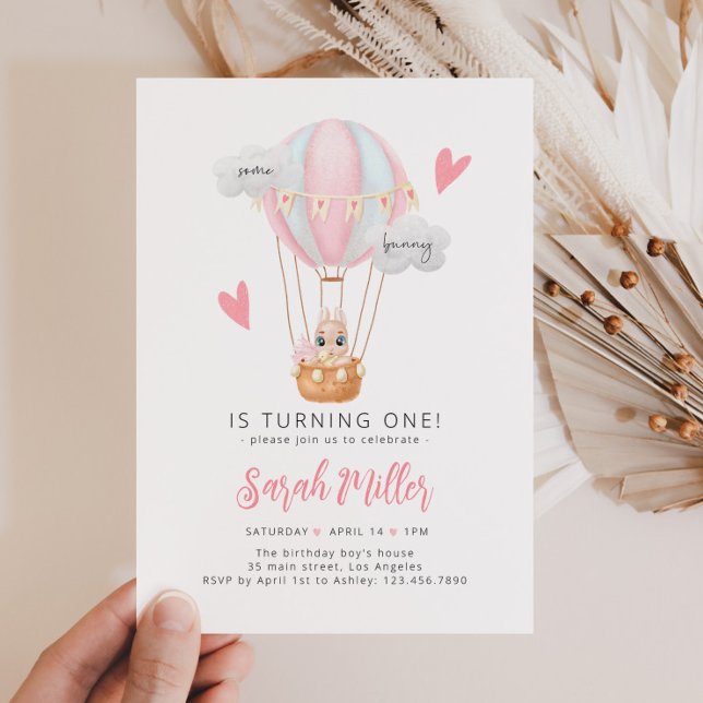 En Bunny är en första födelsedagsinbjudan Inbjudningar (Skapare uppladdad)