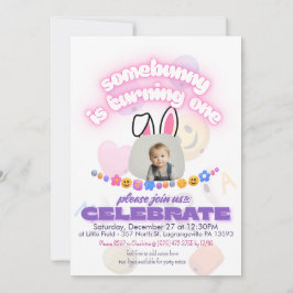 En Bunny är Turning One! Första födelsedagen Inbju Inbjudningar
