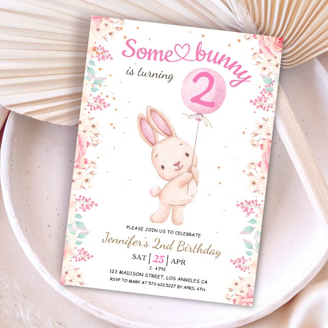 En Bunny är Två! 2:a födelsedagstidningen Rosa Bal Inbjudningar (Skapare uppladdad)