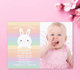 En Bunny håller på att förvandla ett Rainbow Birth Inbjudningar