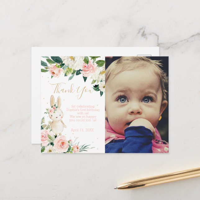 En Bunny håller på att turas en födelsedagsfoto-Ta Vykort (Fram/Back In Situ)