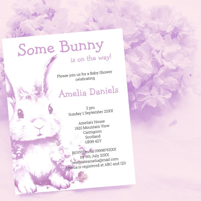En Bunny kommer med babyskor Inbjudningar (Skapare uppladdad)