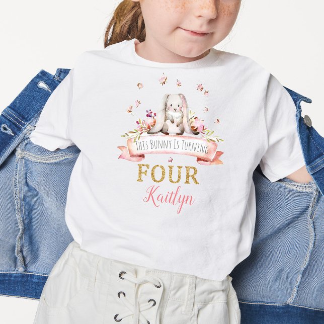 En Bunny Turing Four 4e födelsedagen T Shirt (Skapare uppladdad)