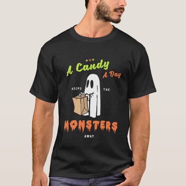 En Candy A Day Behålla, Monsters Away T Shirt (Framsida)