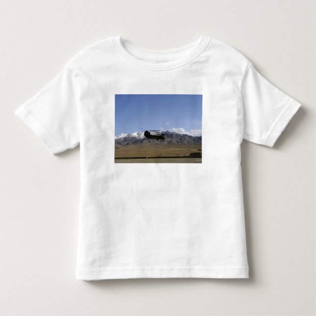 En CH-47 Chinook lyfter T-shirt (Framsida)