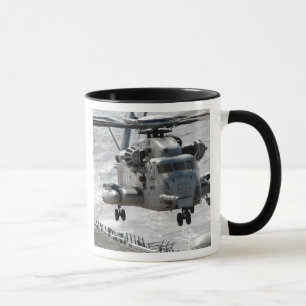 En CH-53E Toppen Stallion-helikopter Mugg