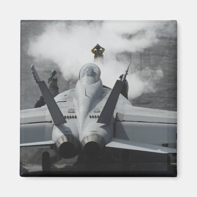 En cockpit-chef signalerar och F/A-18F Magnet (Framsidan)