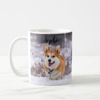 En Cute Pembroke Welsh Corgi Frolicking i Snö Kaffemugg
