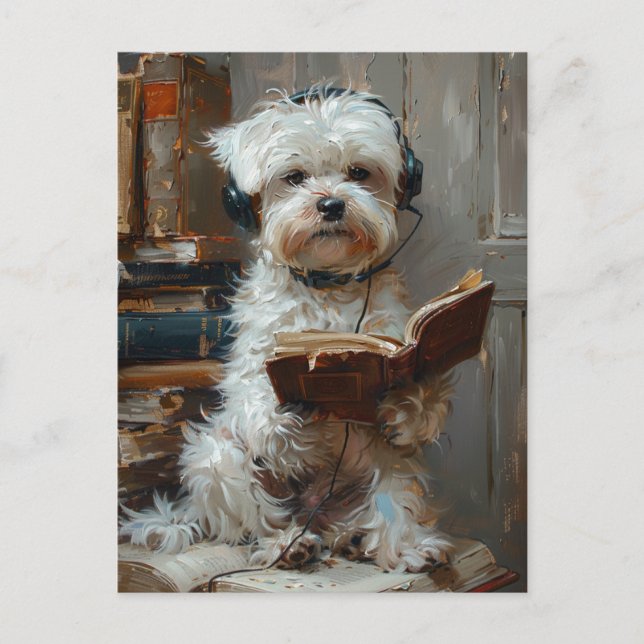 En Cute White Hund som läser A Bok Vykort (Framsida)
