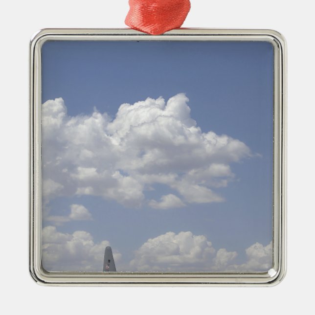 En CV-22 Osprey flyger över en C-130 Hercules Julgransprydnad Metall (Framsidan)