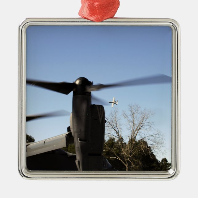 En CV-22 Osprey förbereder start Julgransprydnad Metall (Framsidan)