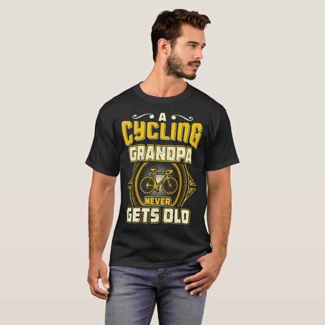 En cykla morfar får aldrig den gammala t shirt (Hel framsida)