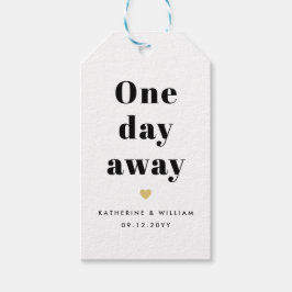 En dag innan Guld Heart Bröllop Rehearsal Middag Presentetikett