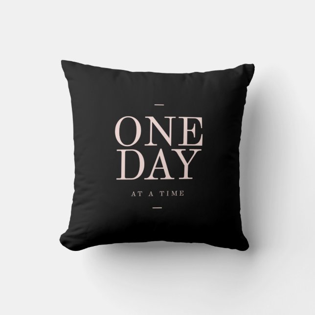En dag - Persistence Quote Black Rosa Cushions Kudde (Framsida)