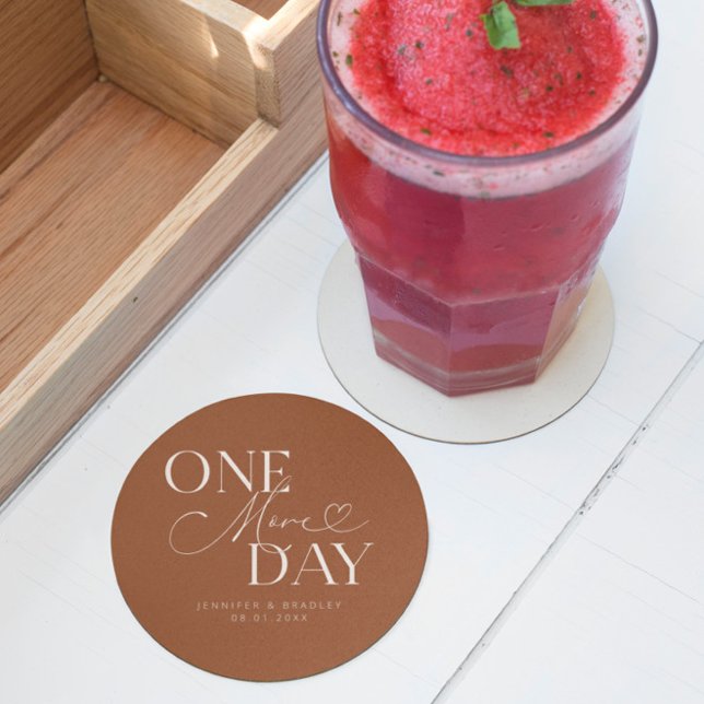 En dag till i Bröllop Rehearsal Terracotta Underlägg Papper Rund (Skapare uppladdad)