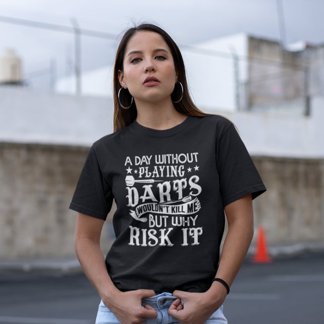 En dag utan mörkt - roligt Dart Fläkt T Shirt (Skapare uppladdad)