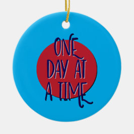 En dag vid ett tidsinställningstillfälle julgransprydnad keramik