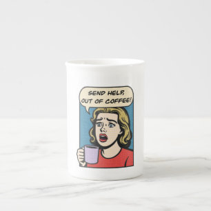 En dam behöver hjälp med kaffet. benporslin mugg