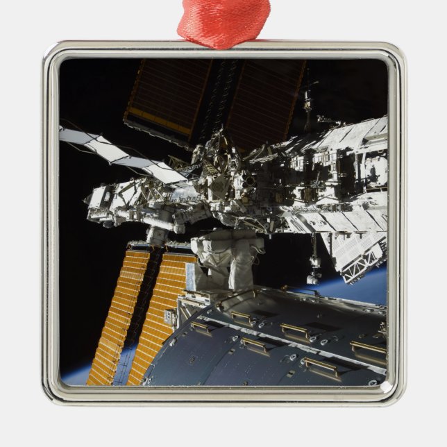 En del av Columbus laboratorium Julgransprydnad Metall (Framsidan)