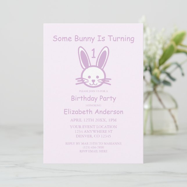 En del Bunny håller på att bli en: första födelsed Inbjudningar (Stående Fram)