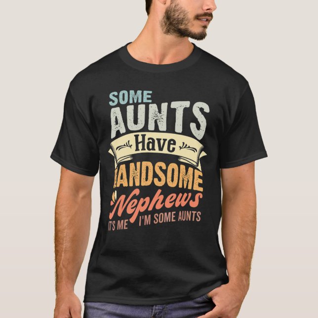 En del Moster har handa neukor Auntie Moster Famil T Shirt (Framsida)