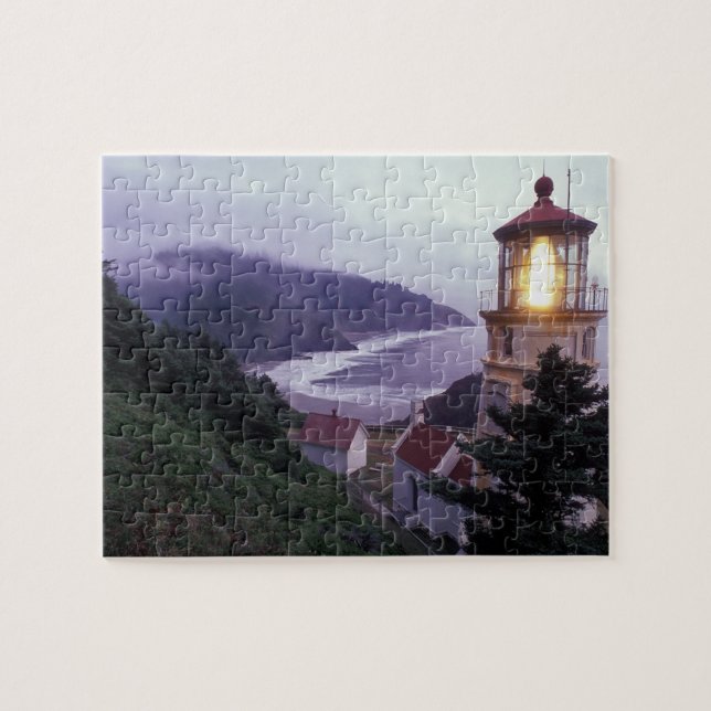 En dimmig dag på Oregon-kusten vid Heceta Pussel (Horisontell)