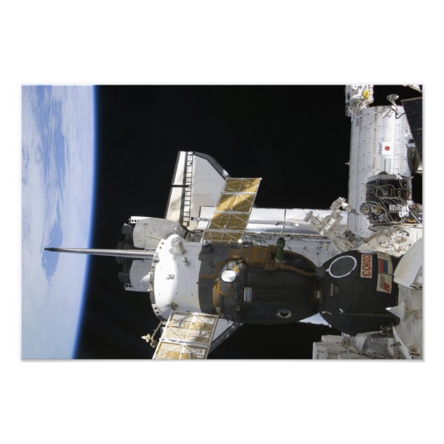 En dockad Soyuz rymdfarkost Fototryck (Framsidan)