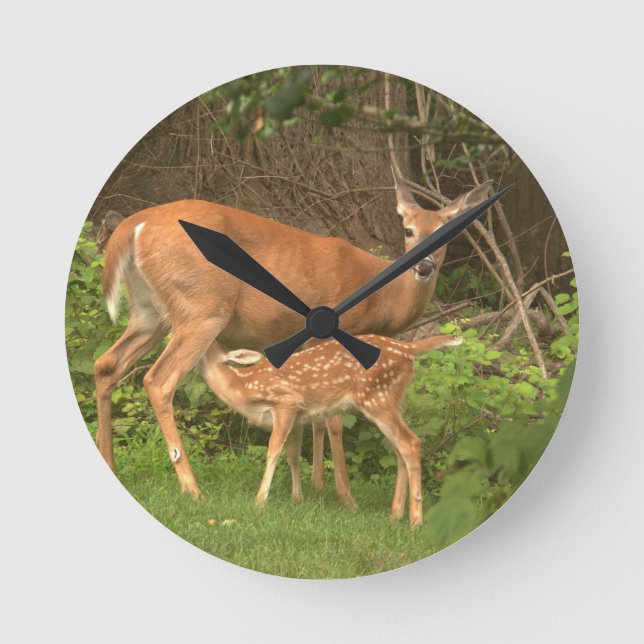 En doe och hennes fader rund klocka (Framsida)