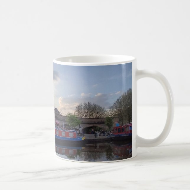 En drink vid floden kaffemugg (Höger)