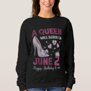 En drottning föddes den 2 juni 2 Flickaktigt Birth T Shirt