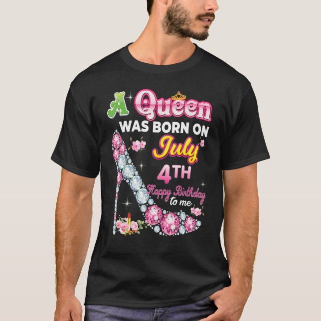 En drottning föddes den 4 juli 2004 Grattis på föd T Shirt (Framsida)