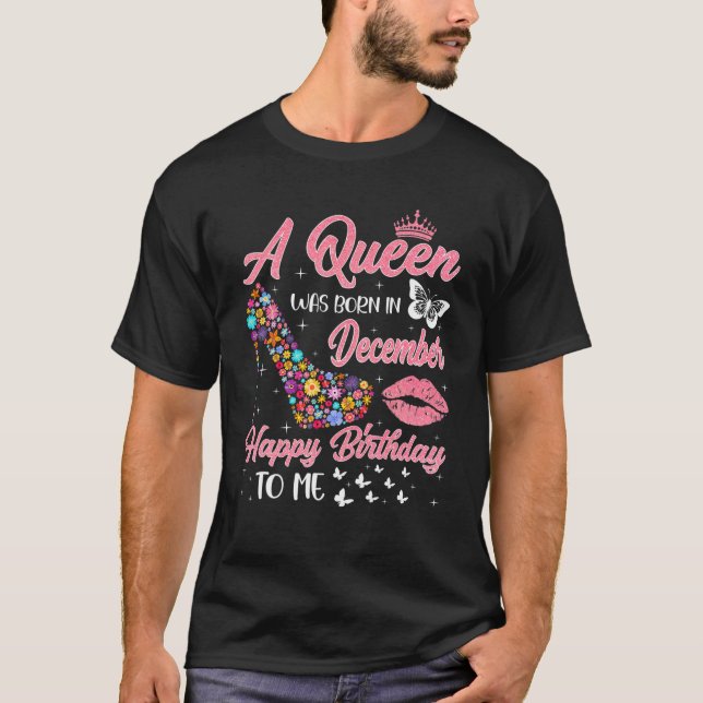 En drottning föddes i december Blommor High Heel B T Shirt (Framsida)