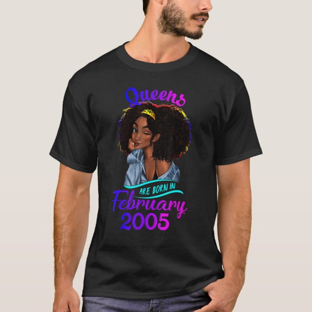 En drottning föddes i februari 2005 17:e födelseda t shirt (Framsida)